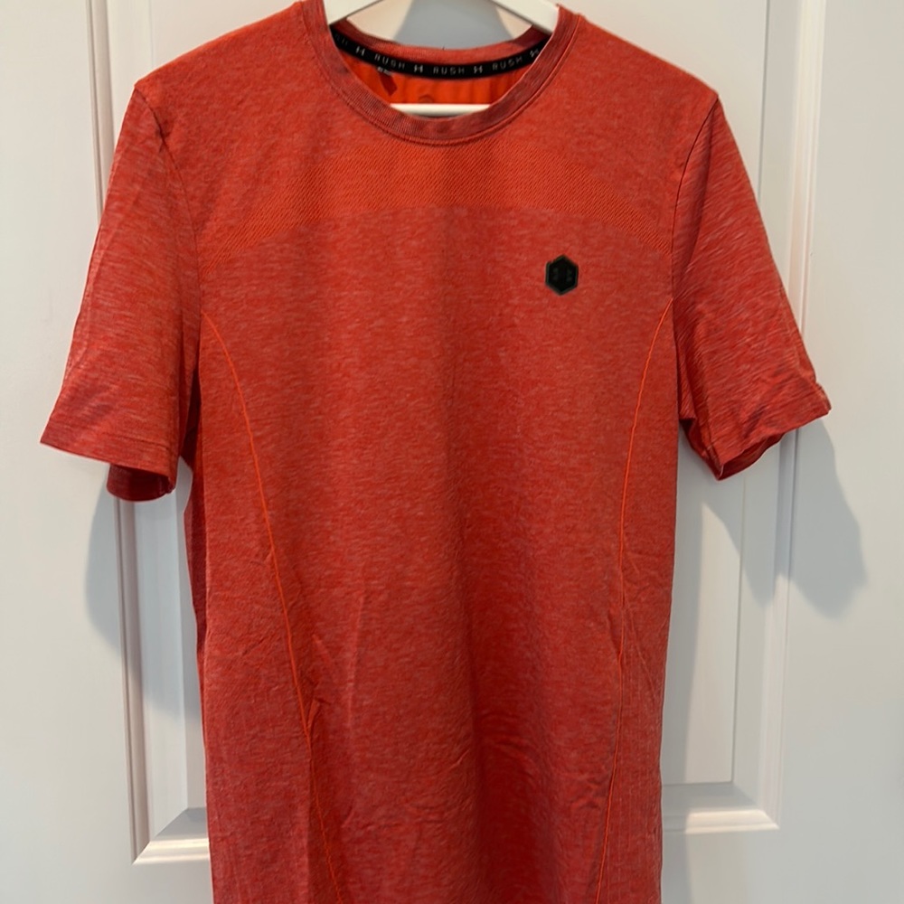 Under Armour Men’s Salmon HeatGear Rush Fitted Short Sleeve T-Shirt